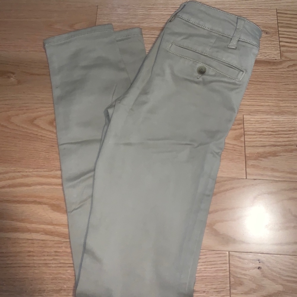 American Eagle Skinny Khaki Pant